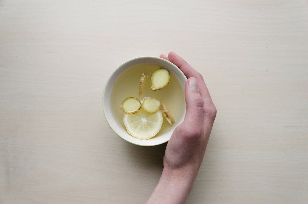 té de limón y jengibre